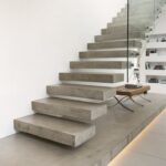 پله معلق: راهنمای جامع انواع، مزایا و نکات مهم در طراحی