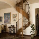 مزایا و معایب استفاده از پله‌های دایره‌ای در دکوراسیون داخلی