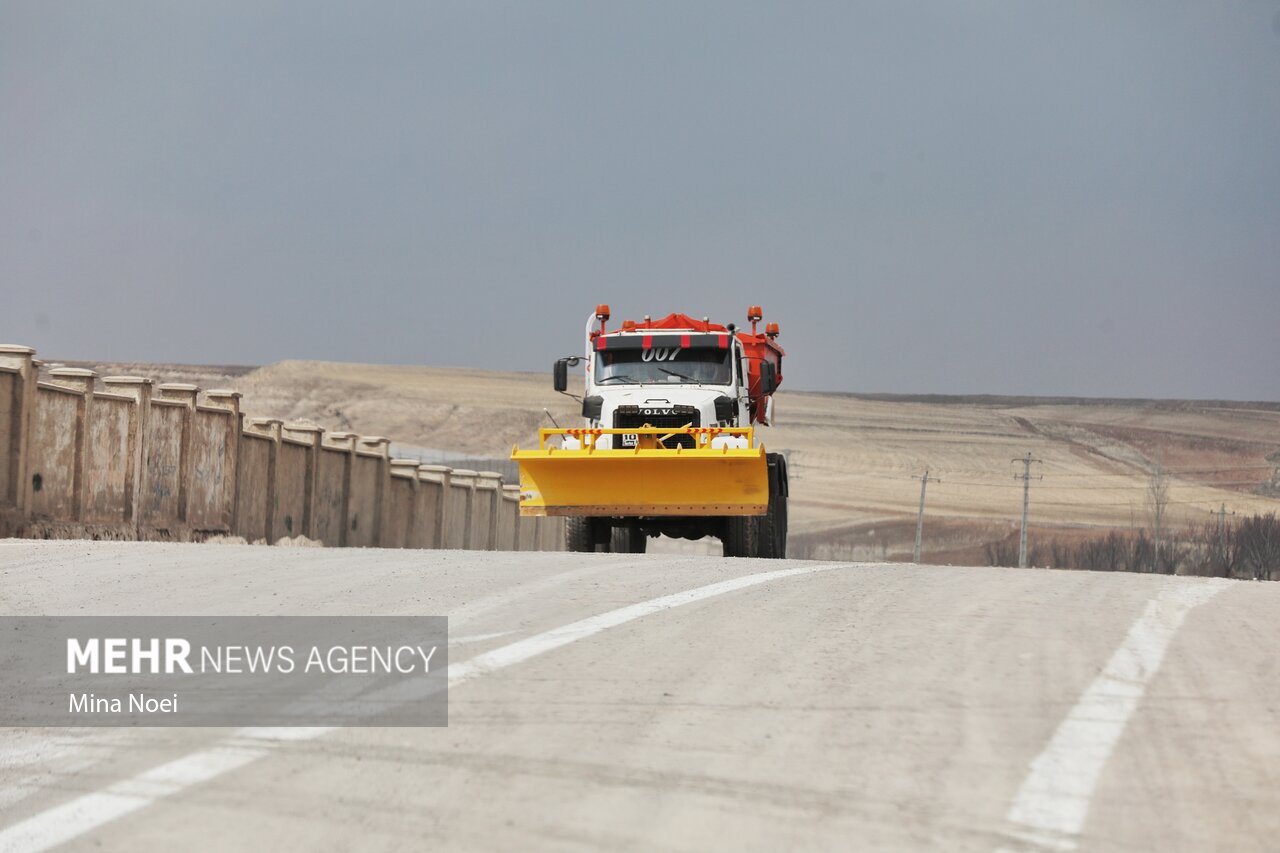 بازسازی ۵۶۰ دستگاه ماشین‌آلات راهداری در هفت‌ماهه ۱۴۰۴