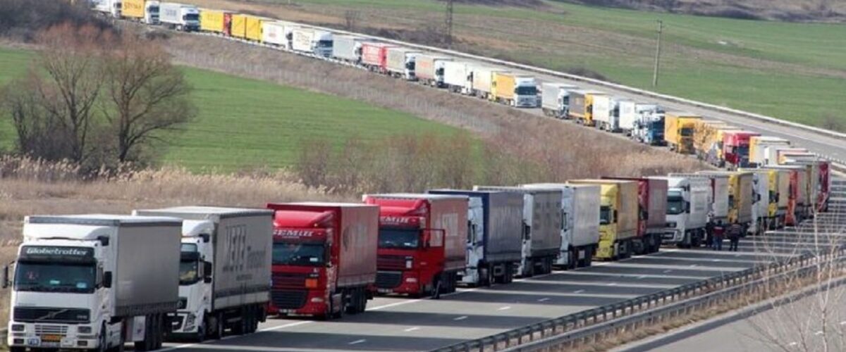 توقف کامیون‌ها در مرز سومار به حداقل می‌رسد