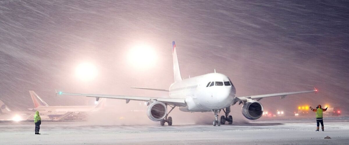 لزوم آمادگی فرودگاه‌ها و ایرلاین‌ها در شرایط نامساعد جوی