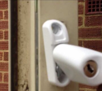 خراب شدن دستگیره پنجره دوجداره