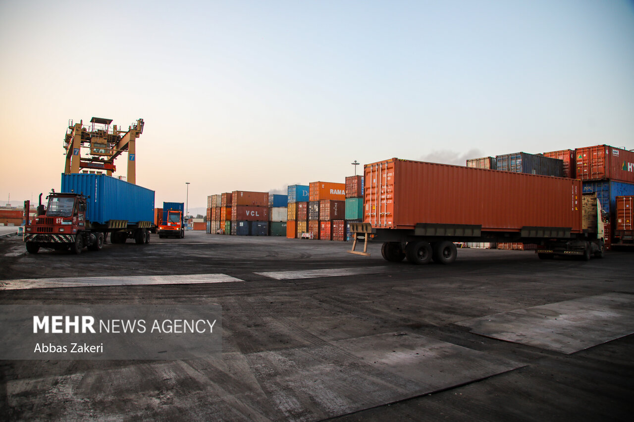 الگوهای قدیمی، مناطق آزاد ایران را از رقابت جهانی عقب انداخته است