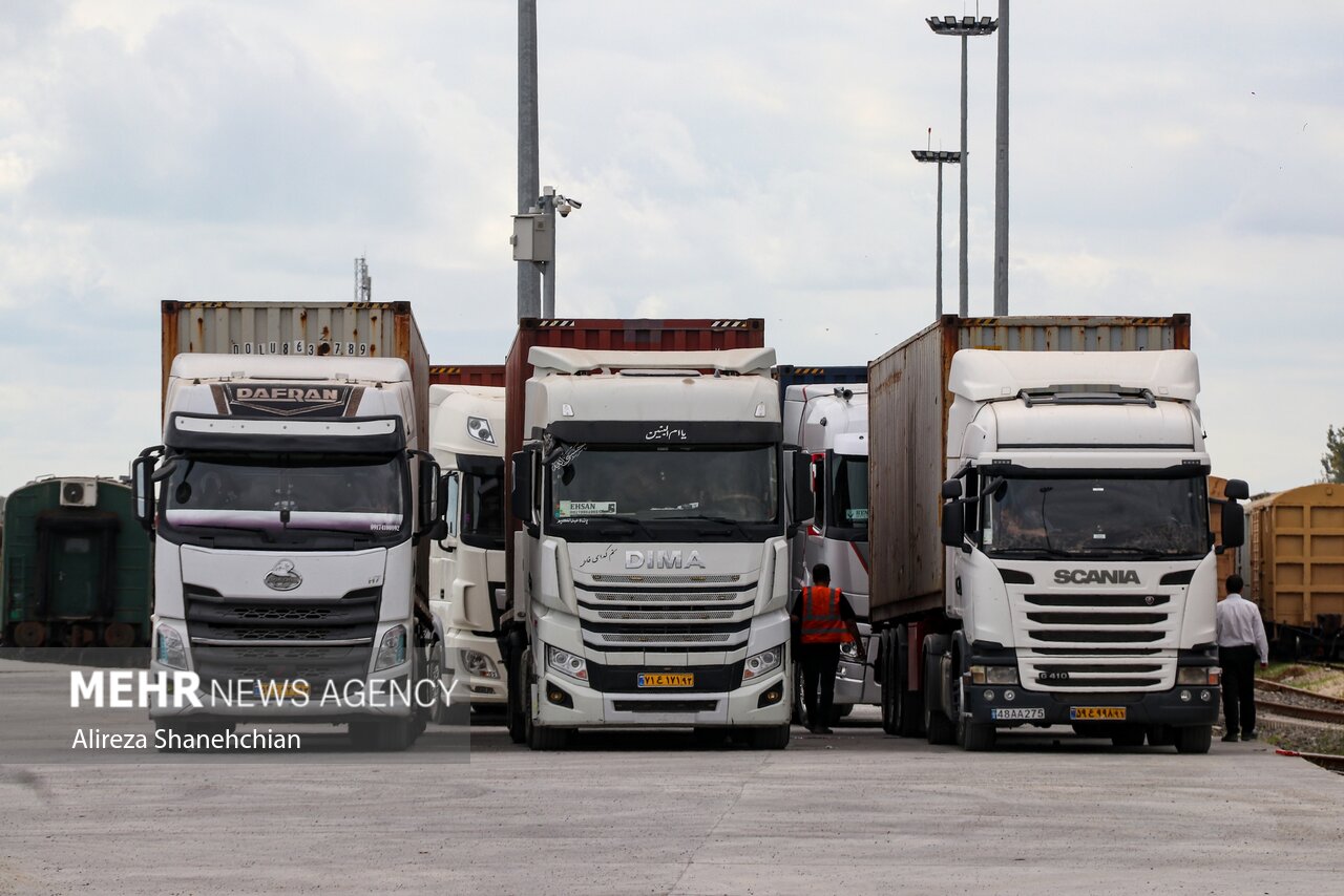 پذیرش روزانه تردد ناوگان جاده‌ای در مرز آستارا به ۳۵۰ دستگاه رسید