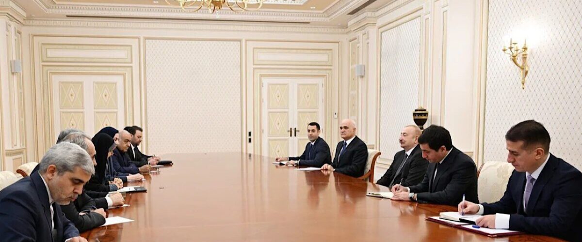 بررسی زیرساختهای جدید ریلی و میادین مشترک نفتی در دیدار وزیر راه با رئیس جمهور آذربایجان