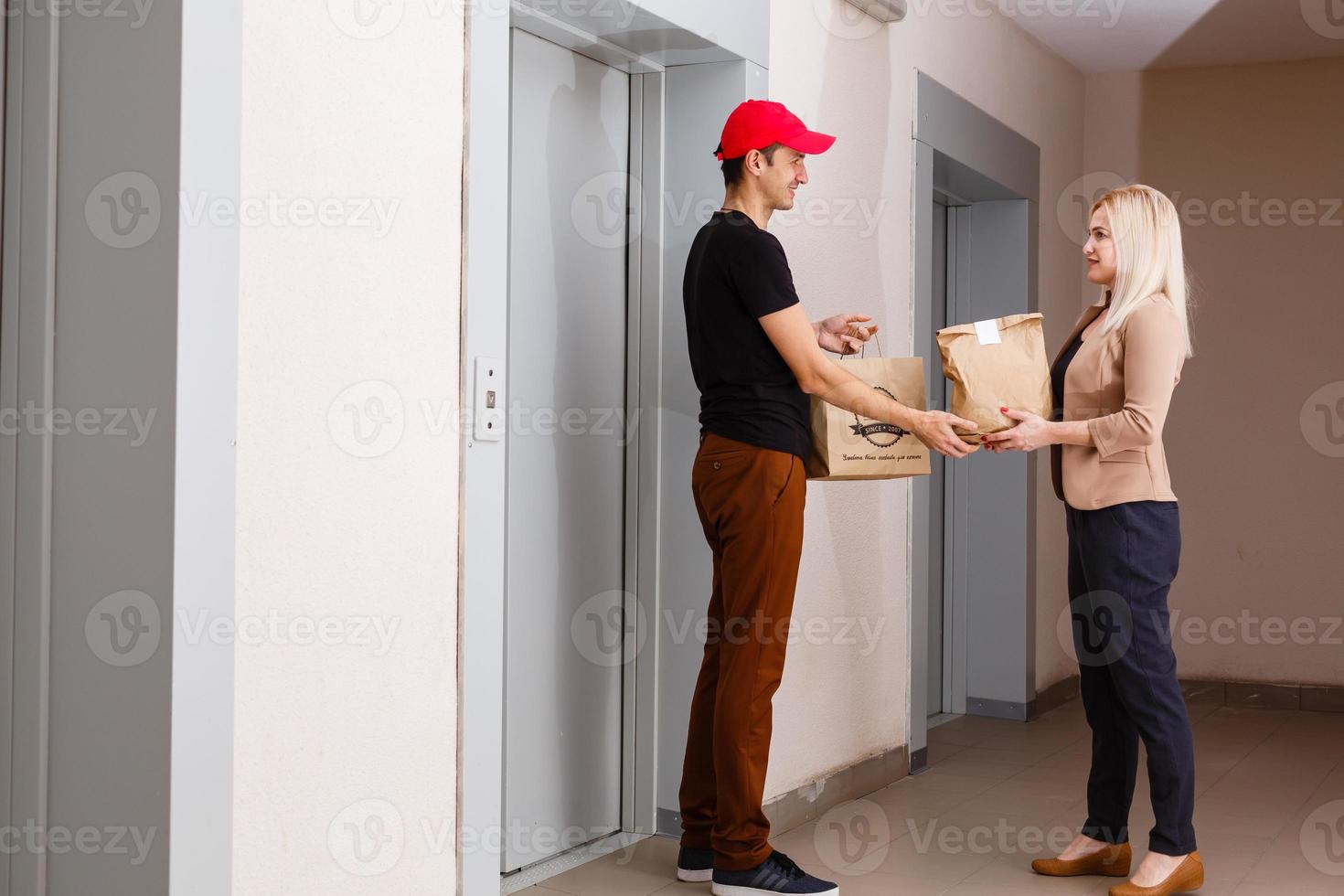 نقش تحویل‌گیرنده در پروژه مسکونی