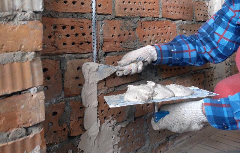 ملات گچ سفید با افزودنیهای اصلاحی برای نازک کاری